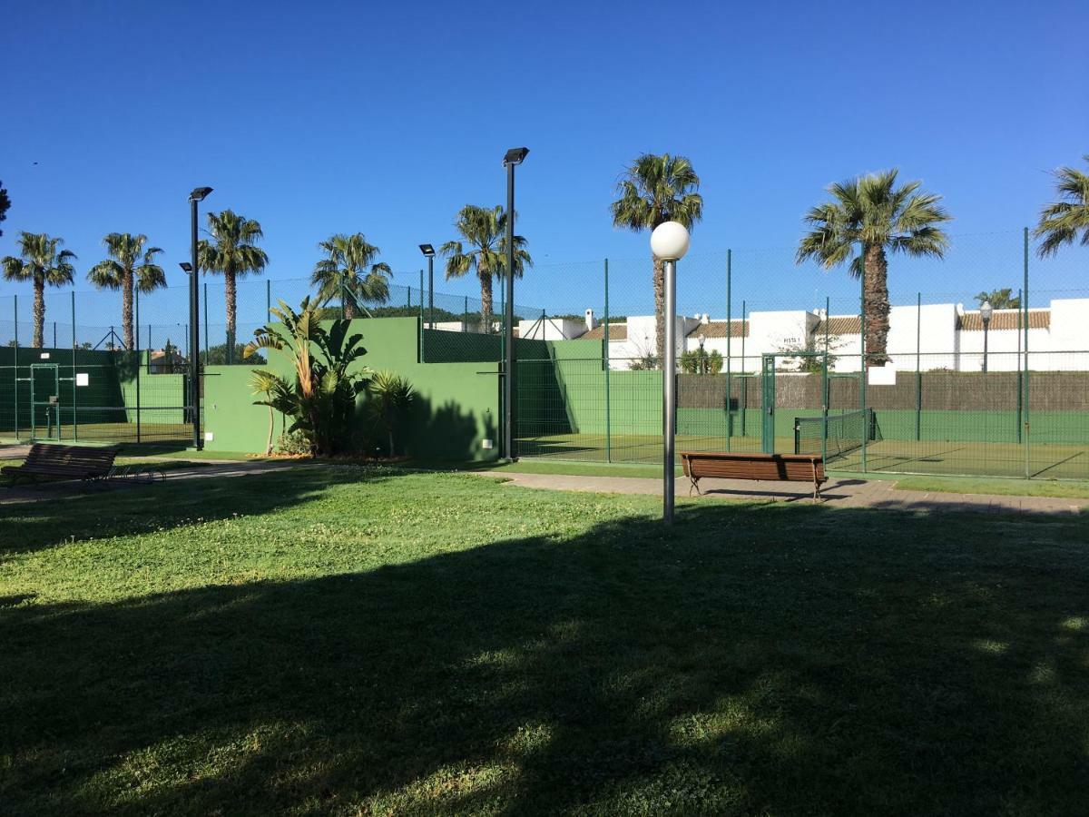 Villa Adosado Residencial el Trébol Urbanización Novo Sancti Petri Chiclana de la Frontera Exterior foto